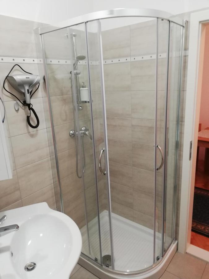 Sobe Sabec Bed & Breakfast Постойна Екстериор снимка